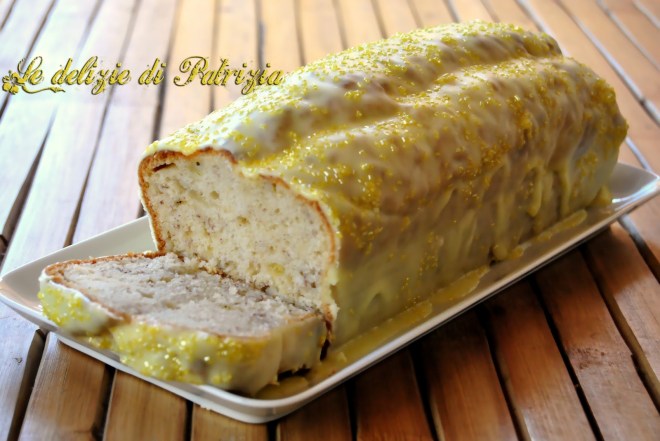 Plumcake alla banana con glassa al limoncello