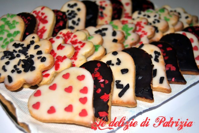 Frollini alla cannella glassati