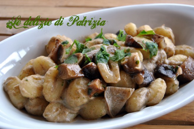 Gnocchi di patate con crema di funghi porcini