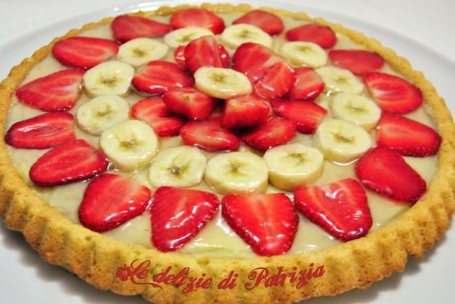 Crostata fragole banane e crema pasticcera