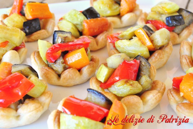 Cestinetti di sfoglia con ratatouille