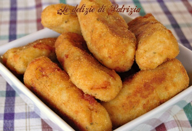 Bastoncini di patate e salmone all'aneto