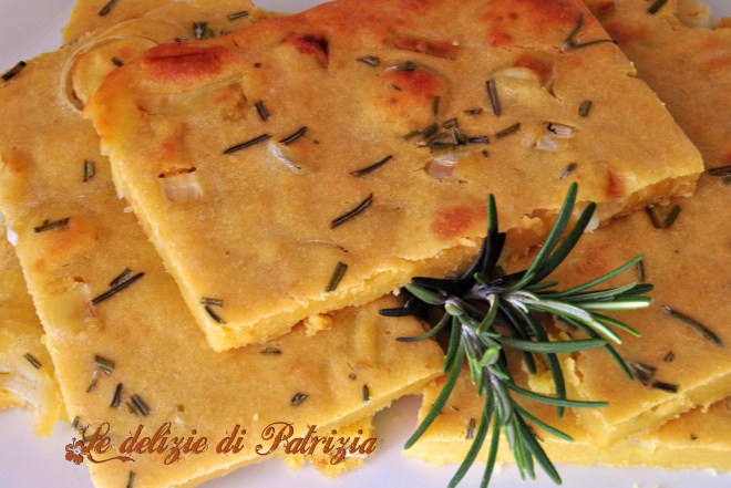 Cecina con cipollotti e rosmarino