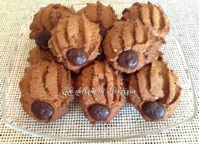 Biscotti al caffè con gocce di cioccolato