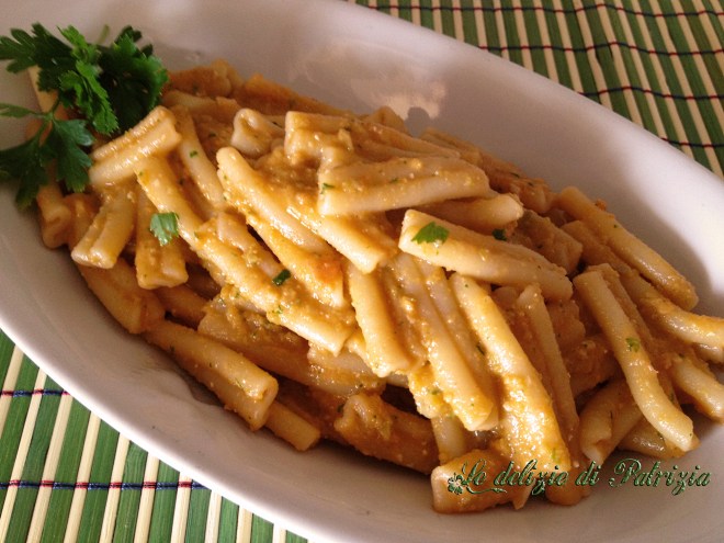 Caserecce al pesto di olive