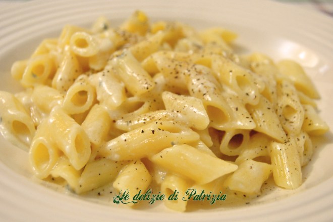 Penne con gorgonzola e mascarpone