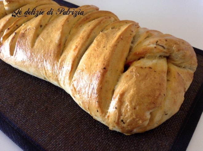Treccione di pane al pomodoro 