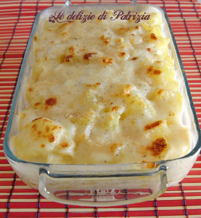 Patate al forno con parmigiano e besciamella
