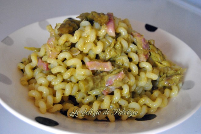  Fusilli lunghi con crema di asparagi e pancetta