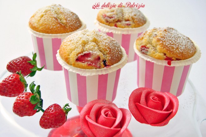 Muffins allo yogurt, fragole e limone