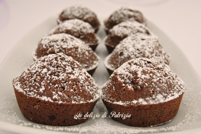 Tortine al cacao con farina di mandorle e arancia