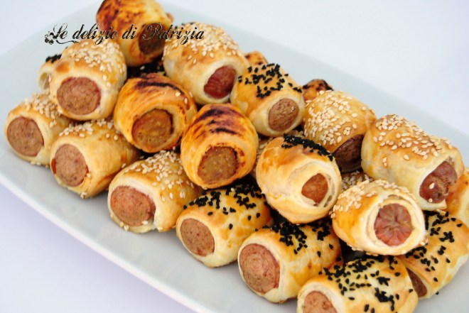 Bocconcini di sfoglia con salsiccia piccante e wurstel