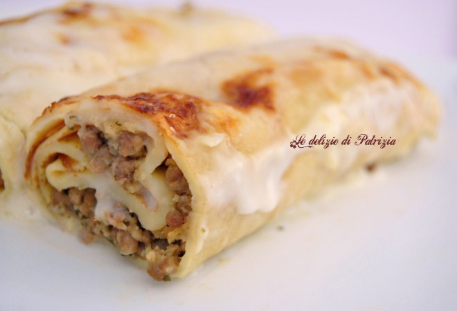 Crespelle al forno ripiene di macinato e funghi