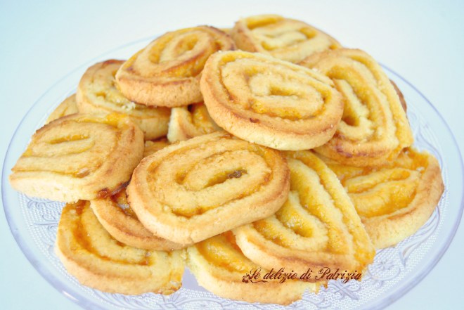 Girelle di frolla con marmellata d'arancia