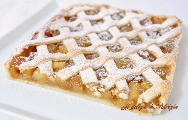 Crostata con mele caramellate e cannella