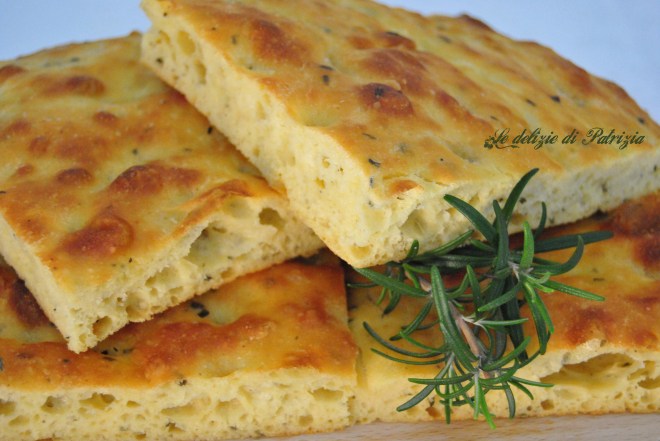 Focaccia di semola e patate1
