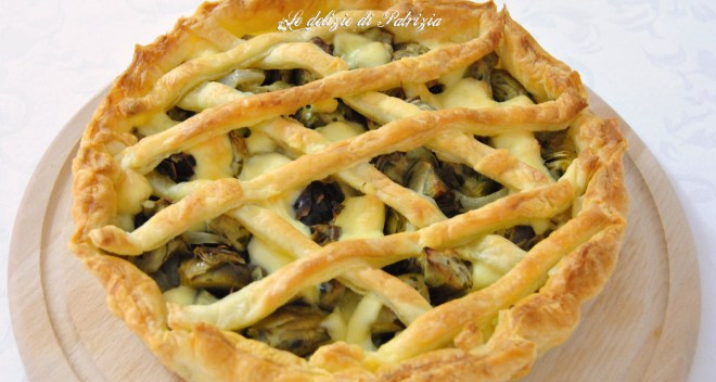 Torta rustica con carciofi, cipolla e formaggio