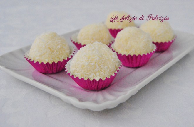 Tartufini bianchi con cioccolato e cocco 2