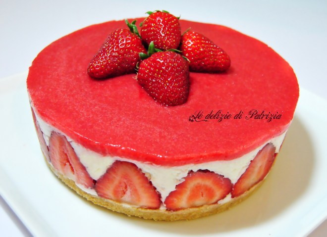 Torta allo yogurt con fragole