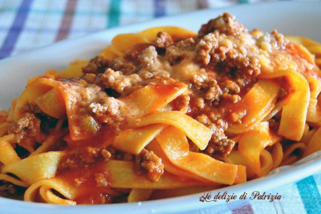 Tagliatelle con ragù alla bolognese