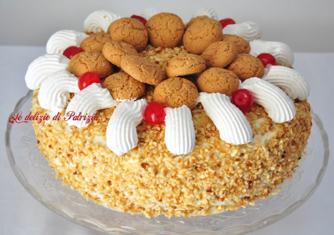Torta con crema all’amaretto
