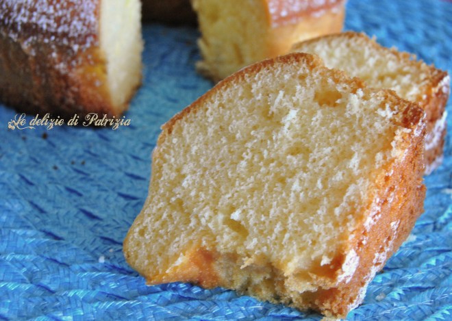 Ciambella allo yogurt profumata al limone